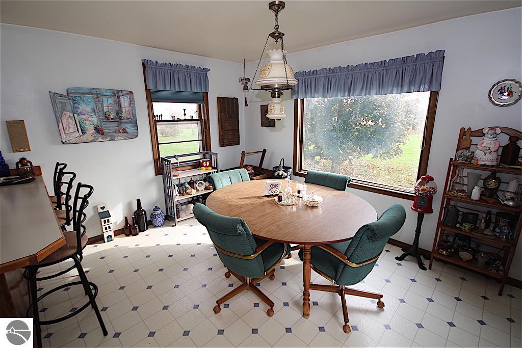 4958 E Pleasant Valley Rd, Shepherd, MI 48883 photo 5