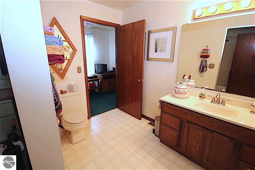 4958 E Pleasant Valley Rd, Shepherd, MI 48883 photo 12