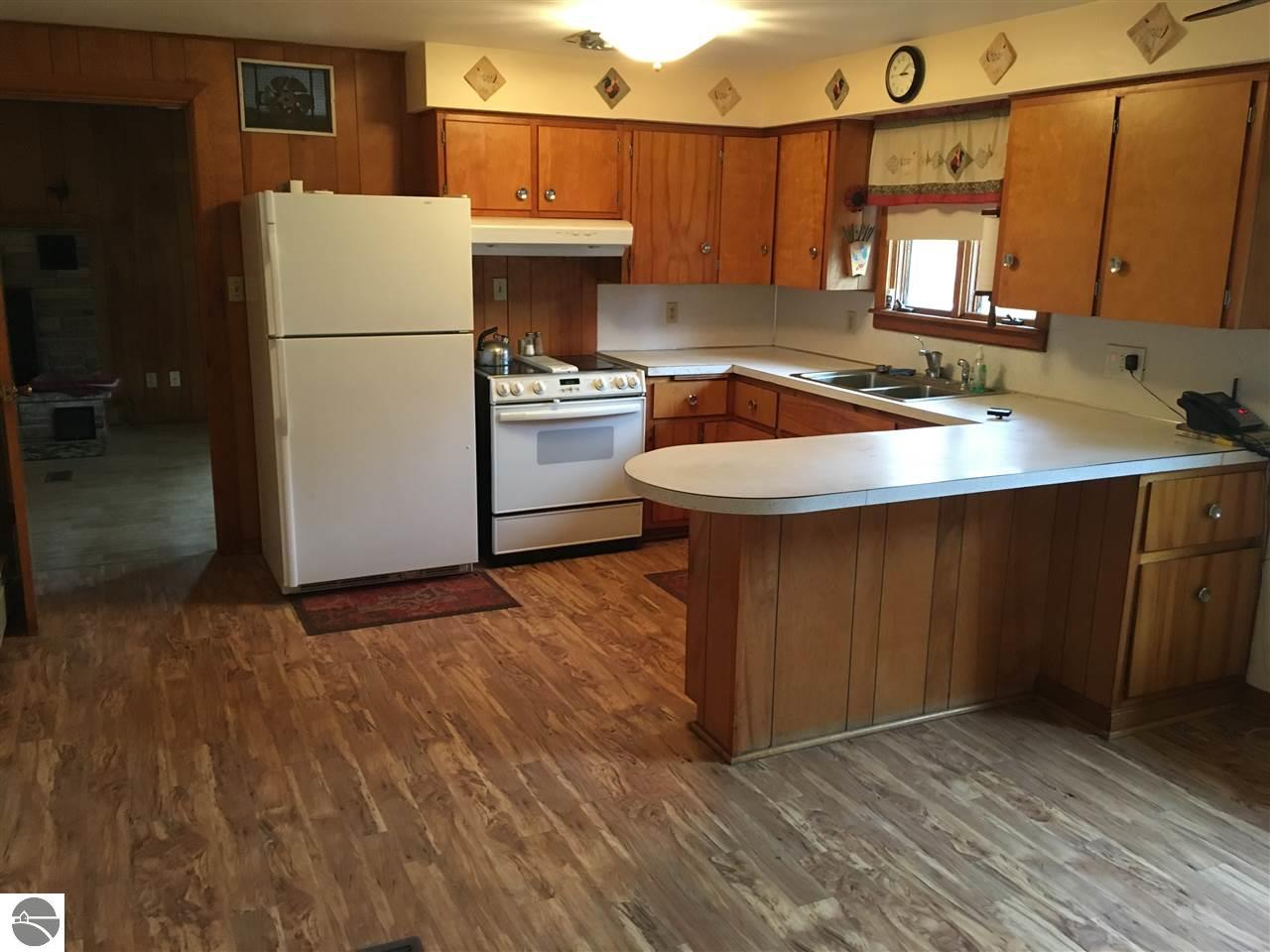 226 N Hale Rd, Twining, MI 48766 photo 4