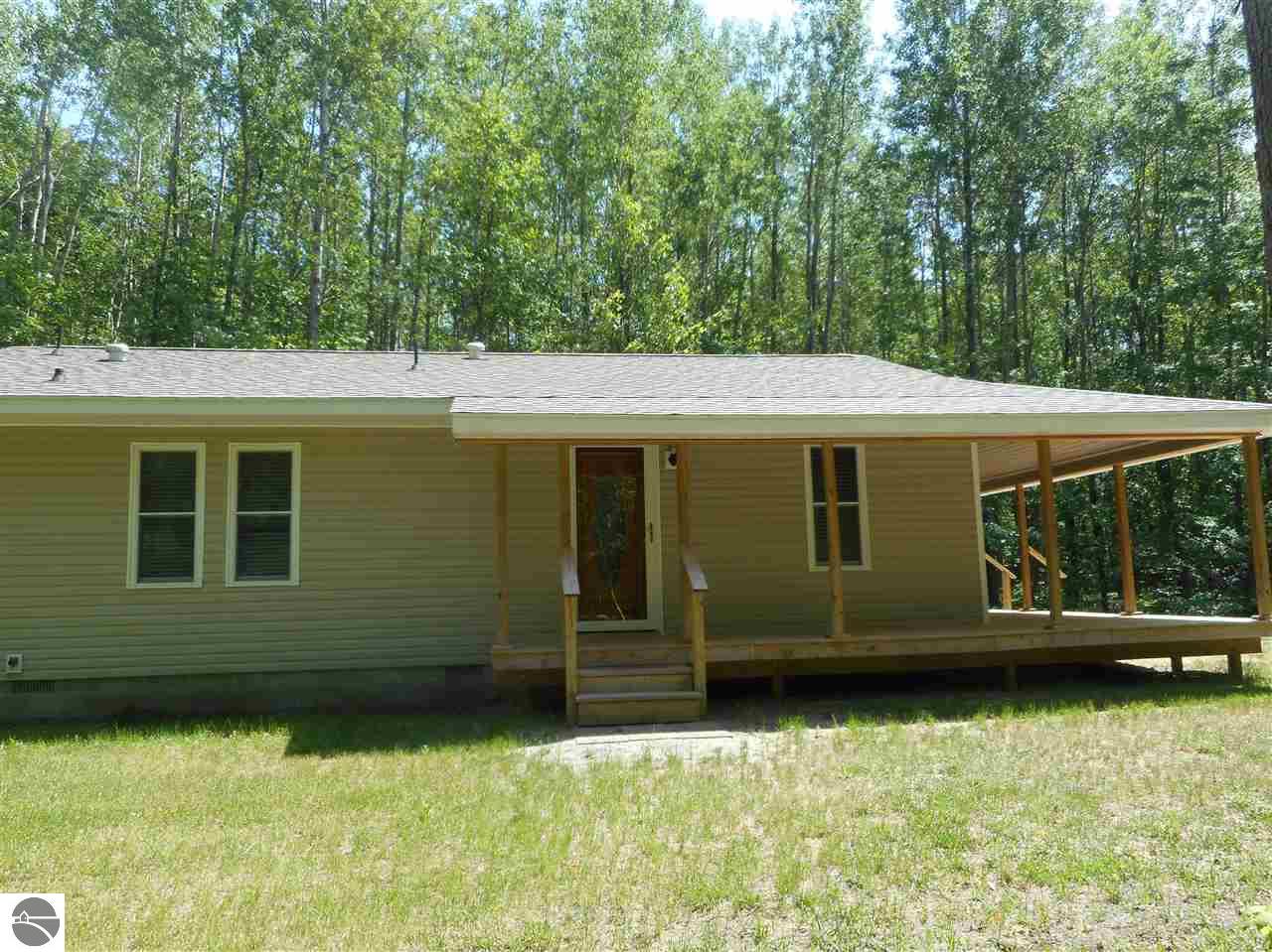 4334 Hamilton Dr, Harrison, MI 48625 photo 3