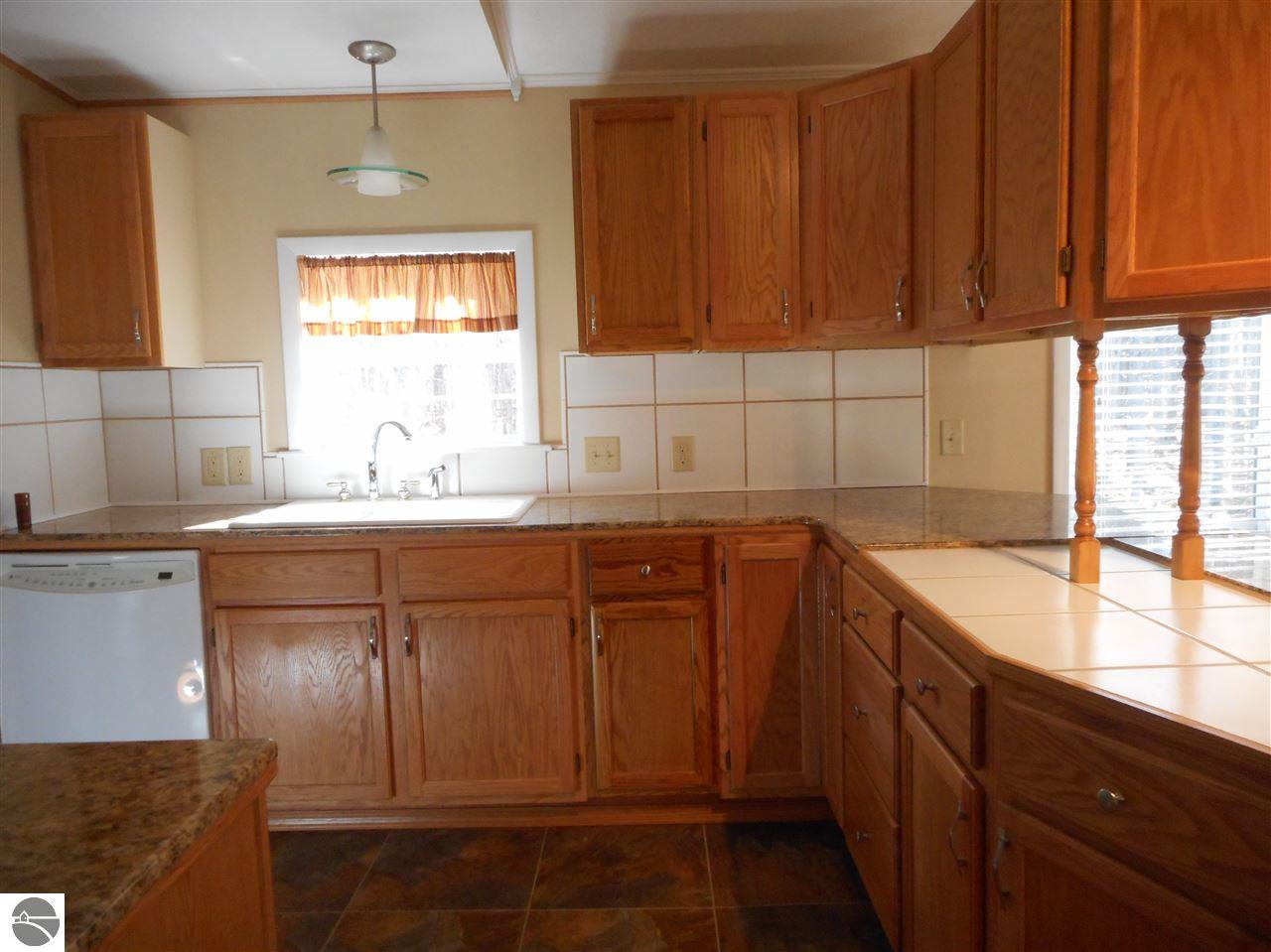 4334 Hamilton Dr, Harrison, MI 48625 photo 7