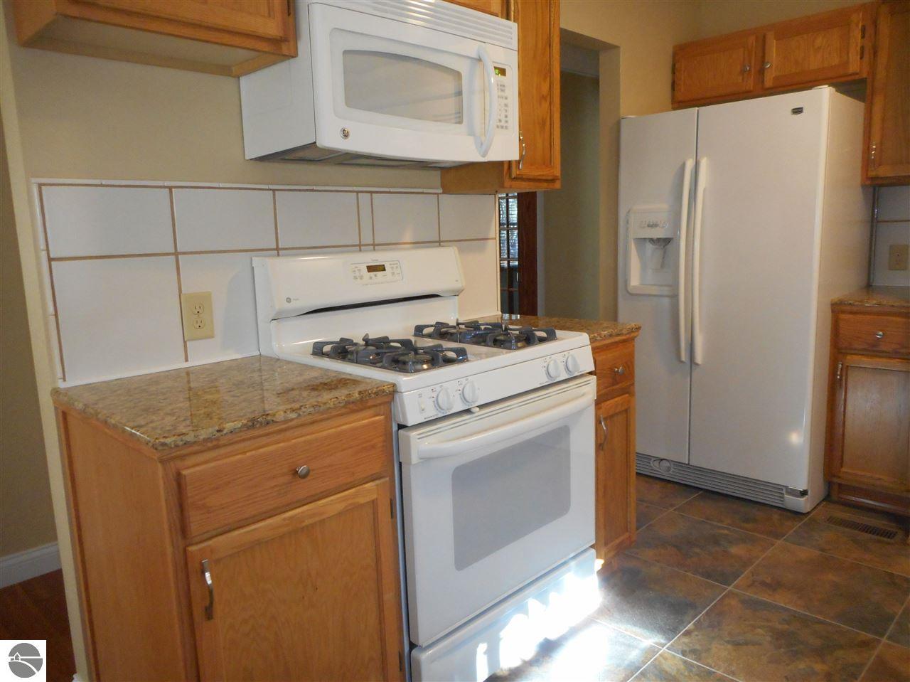 4334 Hamilton Dr, Harrison, MI 48625 photo 9