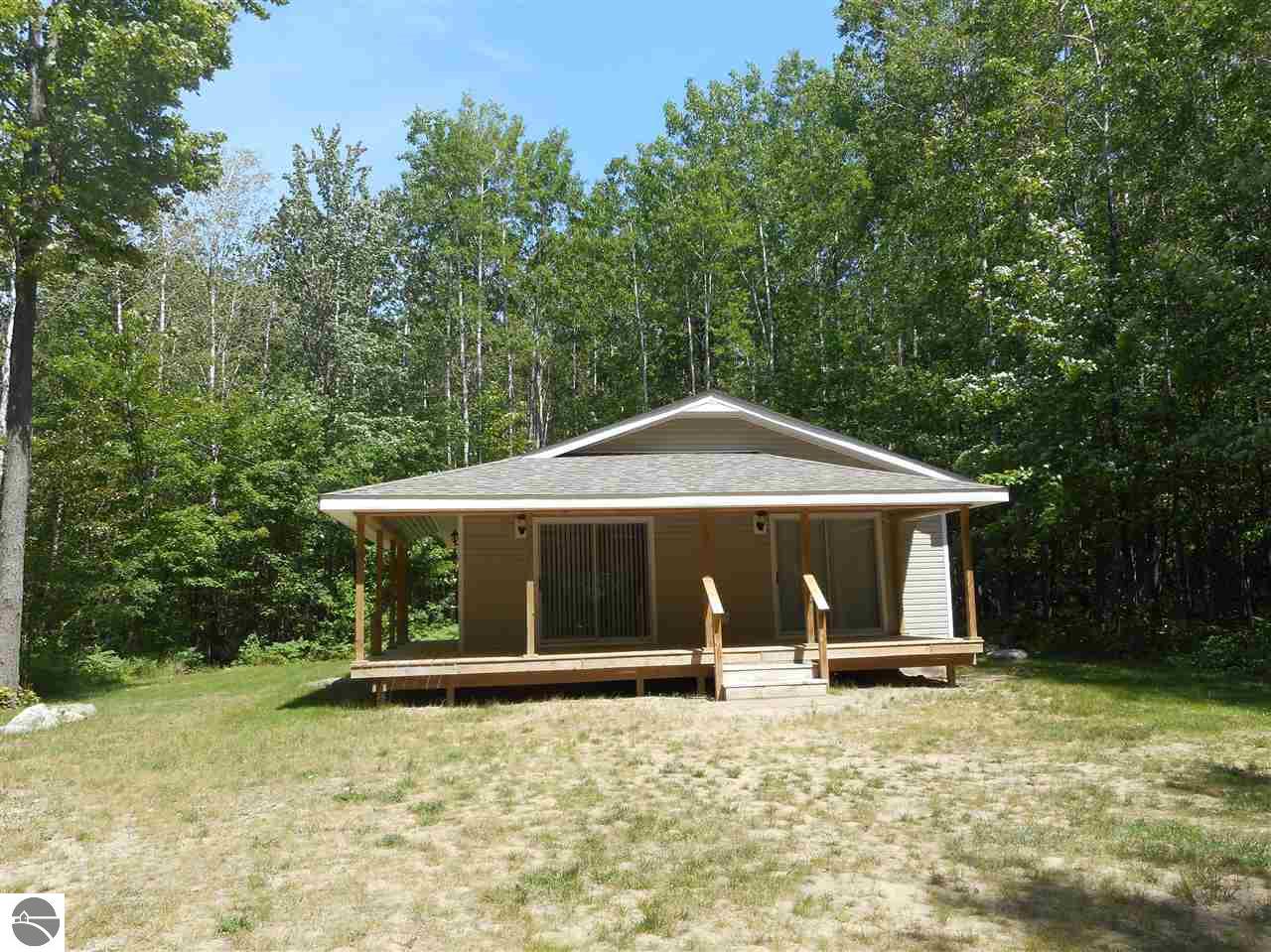 4334 Hamilton Dr, Harrison, MI 48625 photo 1