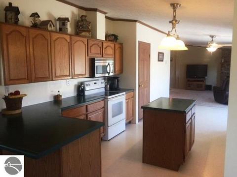2751 S Jerome Rd, Ithaca, MI 48847 photo 6