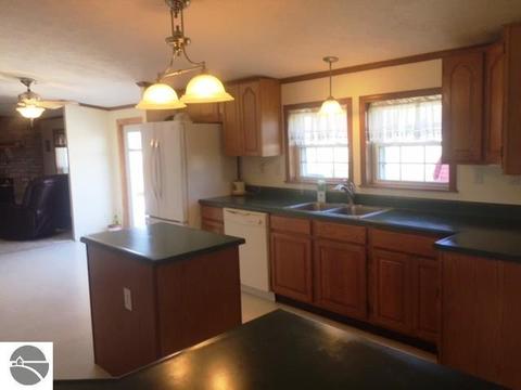 2751 S Jerome Rd, Ithaca, MI 48847 photo 5
