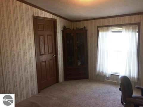 2751 S Jerome Rd, Ithaca, MI 48847 photo 9