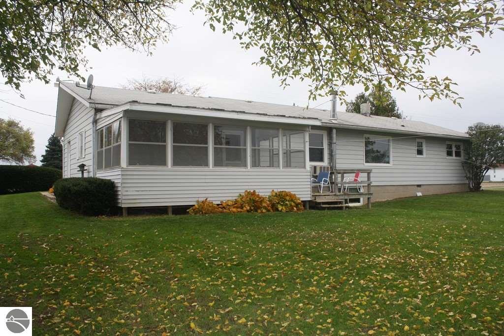 7677 S Leaton Rd, Shepherd, MI 48883 photo 3
