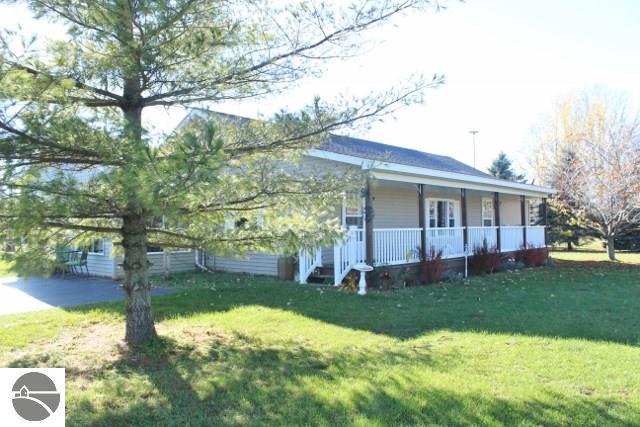 10675 W Washington Rd, Sumner, MI 48889 photo 2