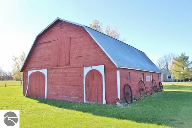 10675 W Washington Rd, Sumner, MI 48889 photo 35