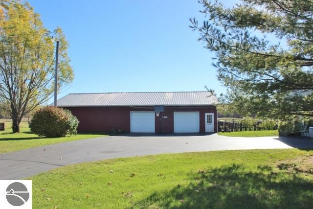 10675 W Washington Rd, Sumner, MI 48889 photo 30