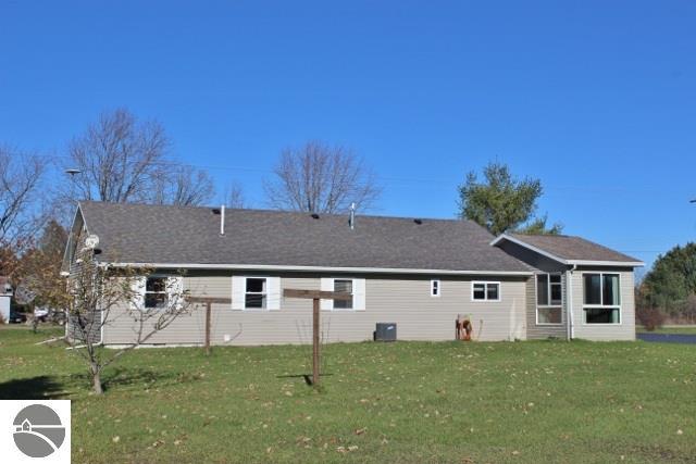 10675 W Washington Rd, Sumner, MI 48889 photo 4