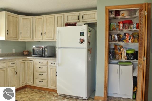 10675 W Washington Rd, Sumner, MI 48889 photo 15