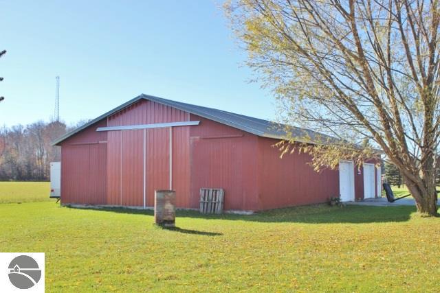 10675 W Washington Rd, Sumner, MI 48889 photo 34