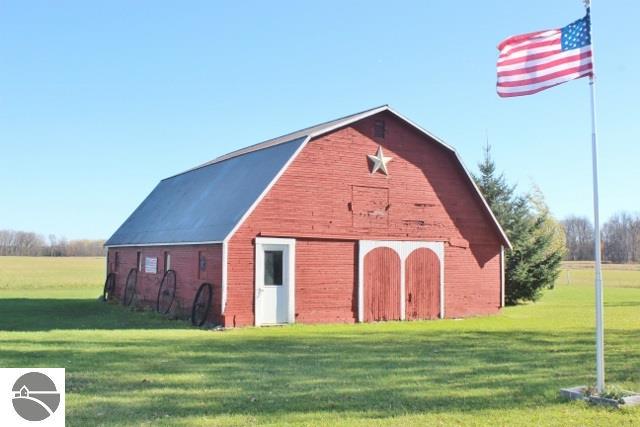 10675 W Washington Rd, Sumner, MI 48889 photo 36