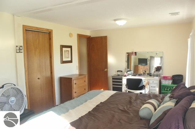 10675 W Washington Rd, Sumner, MI 48889 photo 16