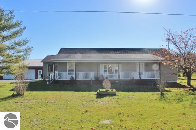 10675 W Washington Rd, Sumner, MI 48889 photo 1