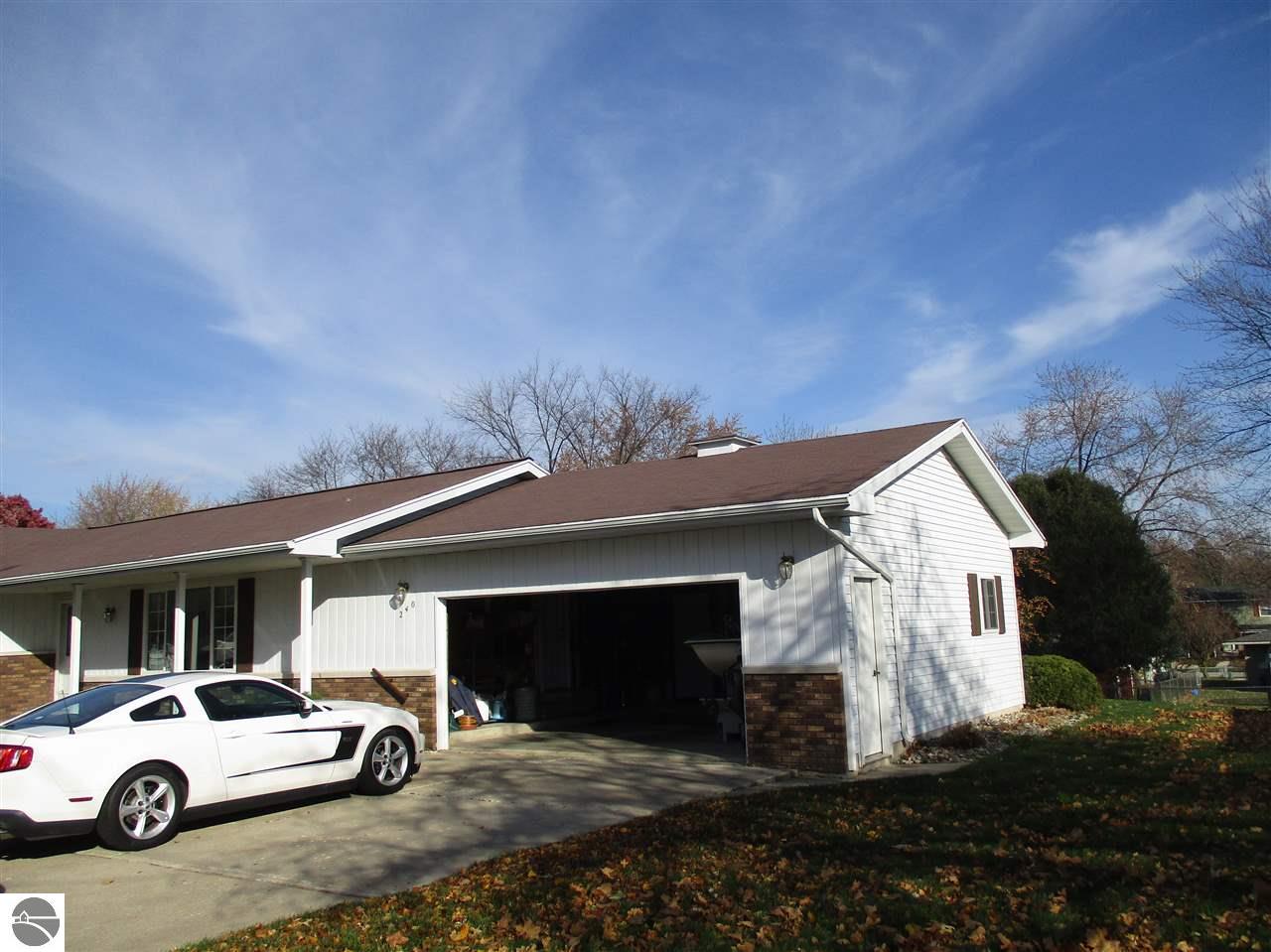 240 Golfside Dr, Alma, MI 48801 photo 4