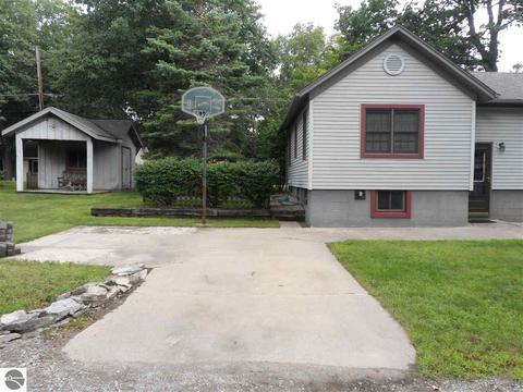 5454 E Michigan Ave, Au Gres, MI 48703 photo 2