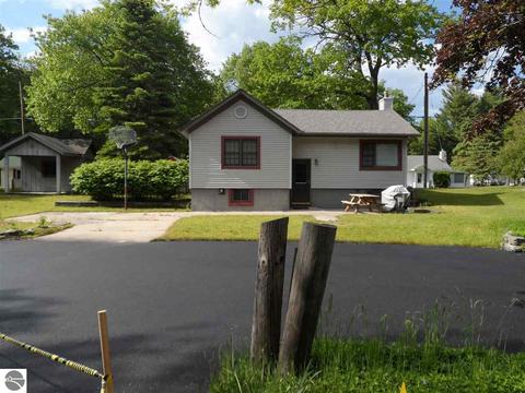 5454 E Michigan Ave, Au Gres, MI 48703 photo 3