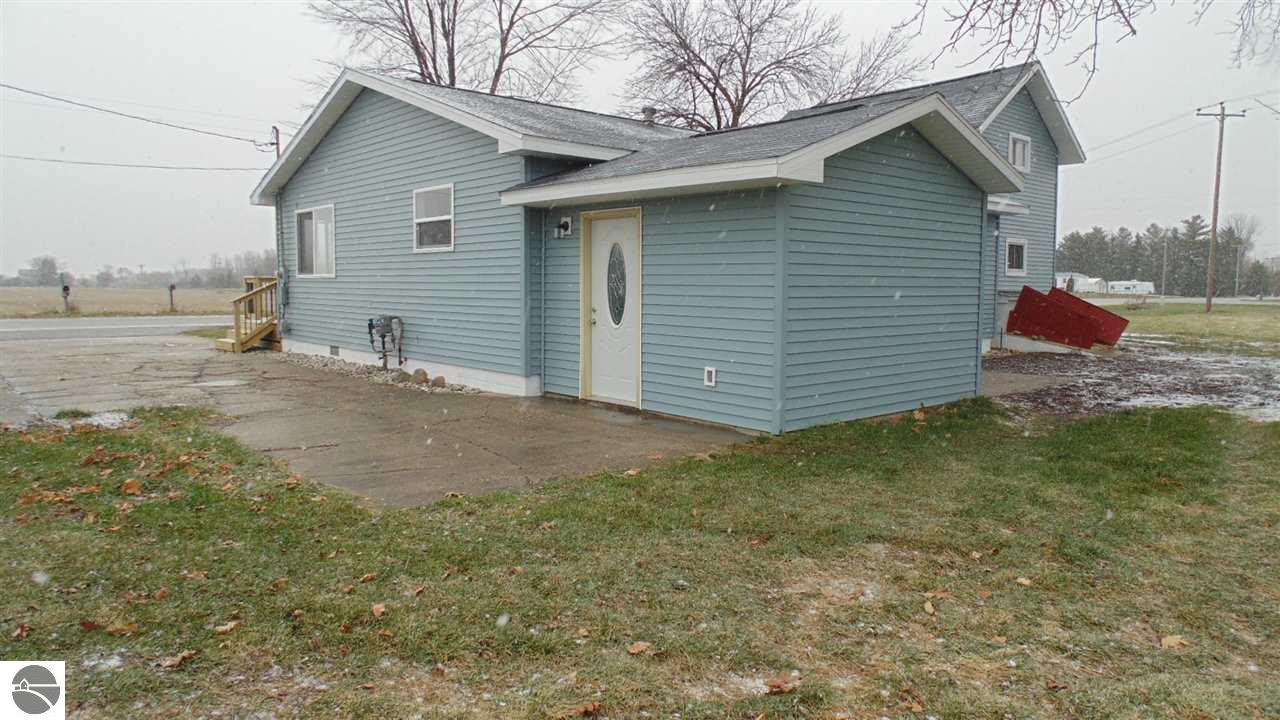 4878 E Baseline Rd, Mount Pleasant, MI 48858 photo 6