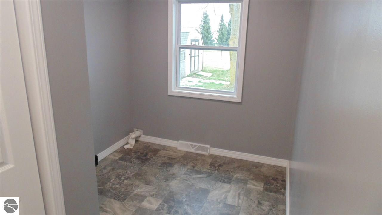 4878 E Baseline Rd, Mount Pleasant, MI 48858 photo 12