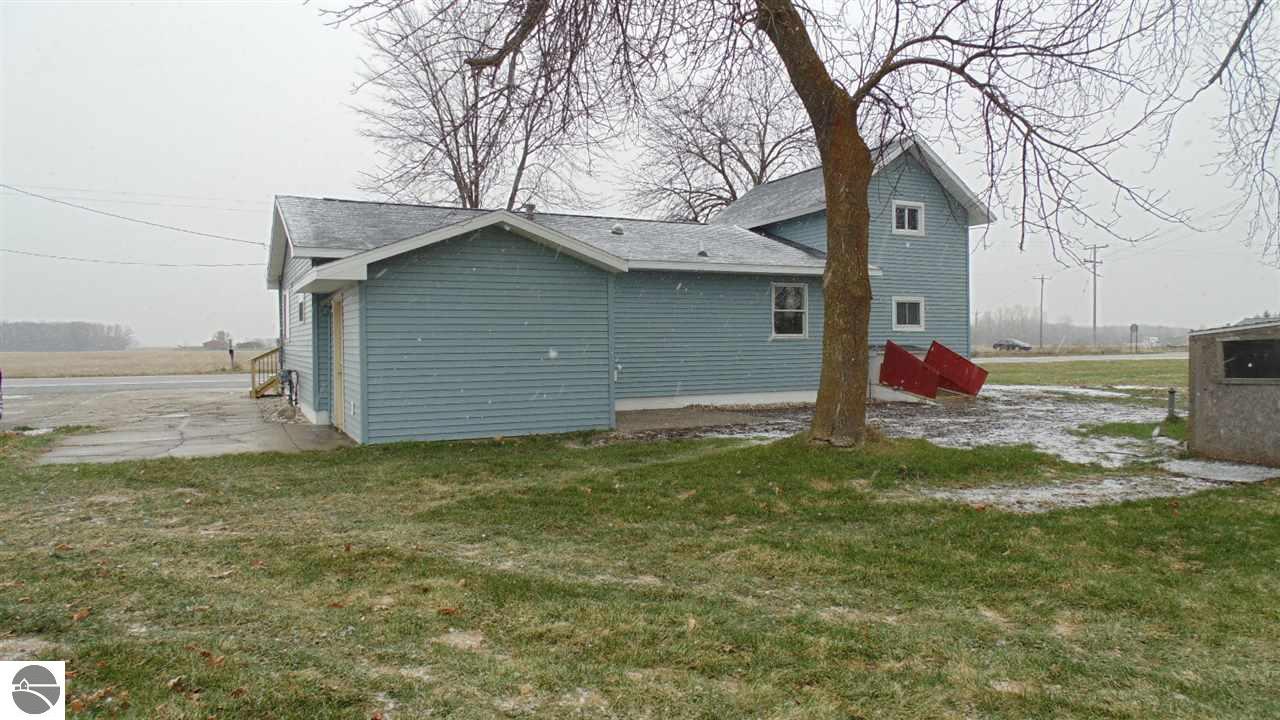 4878 E Baseline Rd, Mount Pleasant, MI 48858 photo 5