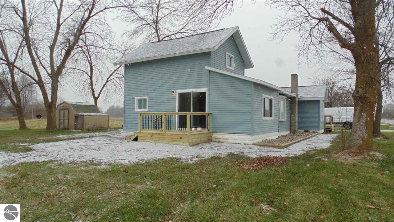4878 E Baseline Rd, Mount Pleasant, MI 48858 photo 2