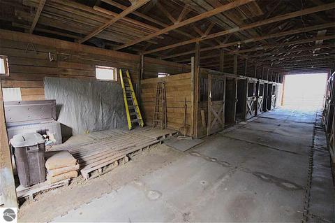 5520 S Shepherd Rd, Shepherd, MI 48883 photo 6