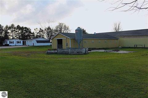 5520 S Shepherd Rd, Shepherd, MI 48883 photo 4