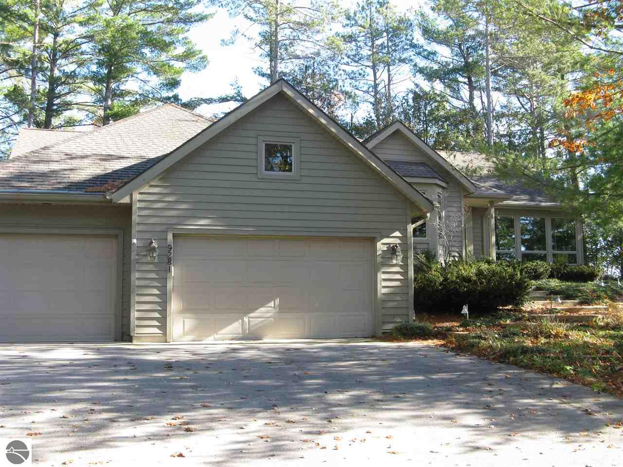 9281 E Pointe Dr, Empire, MI 49630 photo 7
