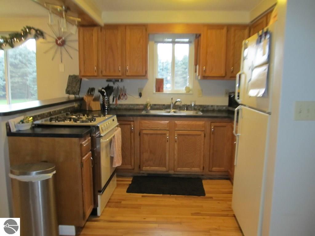 2792 E Millbrook Rd, Mount Pleasant, MI 48858 photo 8