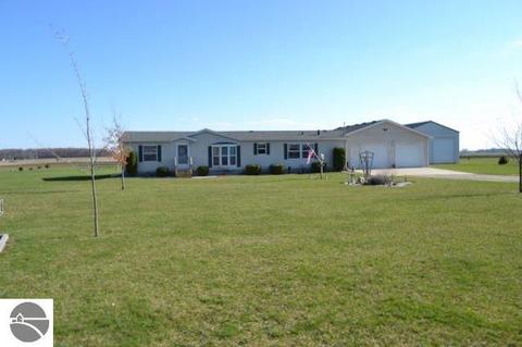 5393 W Fillmore Rd, Ithaca, MI 48847 photo 4