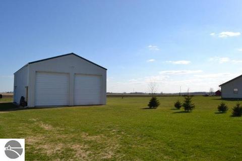 5393 W Fillmore Rd, Ithaca, MI 48847 photo 5