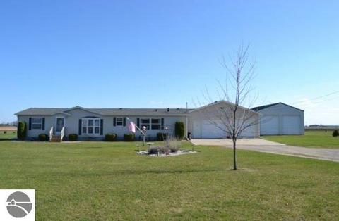 5393 W Fillmore Rd, Ithaca, MI 48847 photo 2