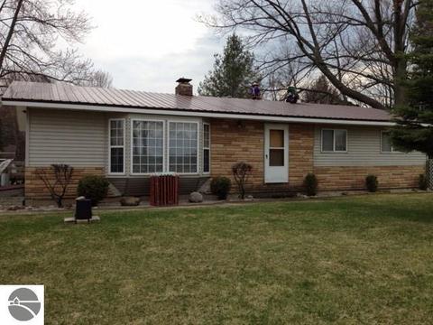 11510 E M-61, Gladwin, MI 48624 photo 1