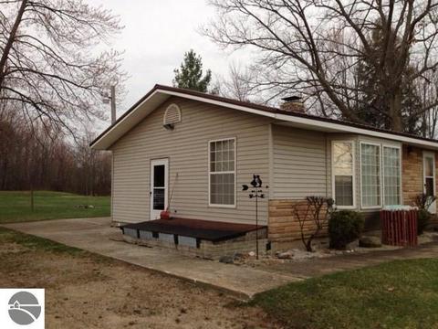 11510 E M-61, Gladwin, MI 48624 photo 2