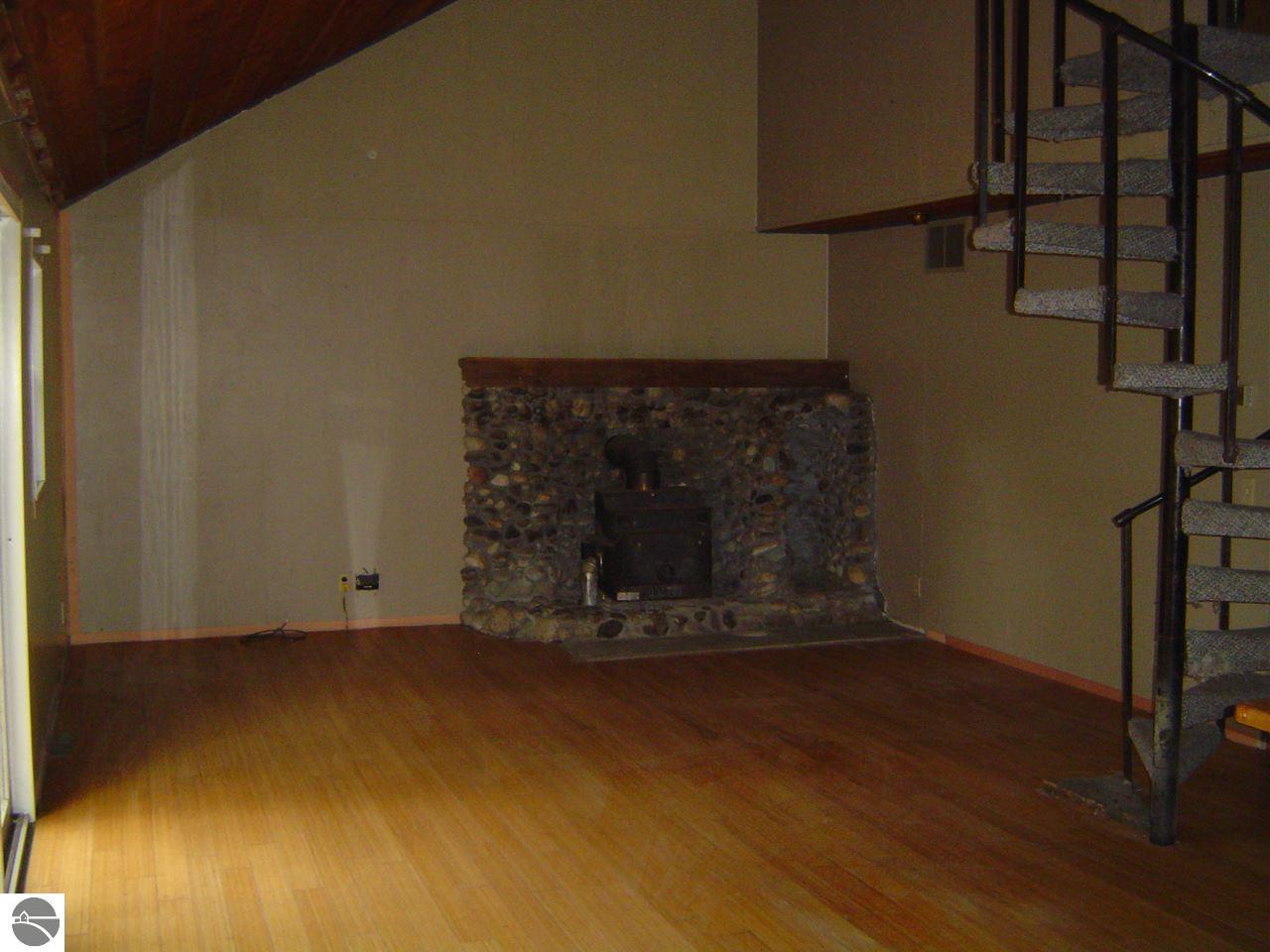 2724 E Horn Beam Ct, Cedar, MI 49621 photo 9
