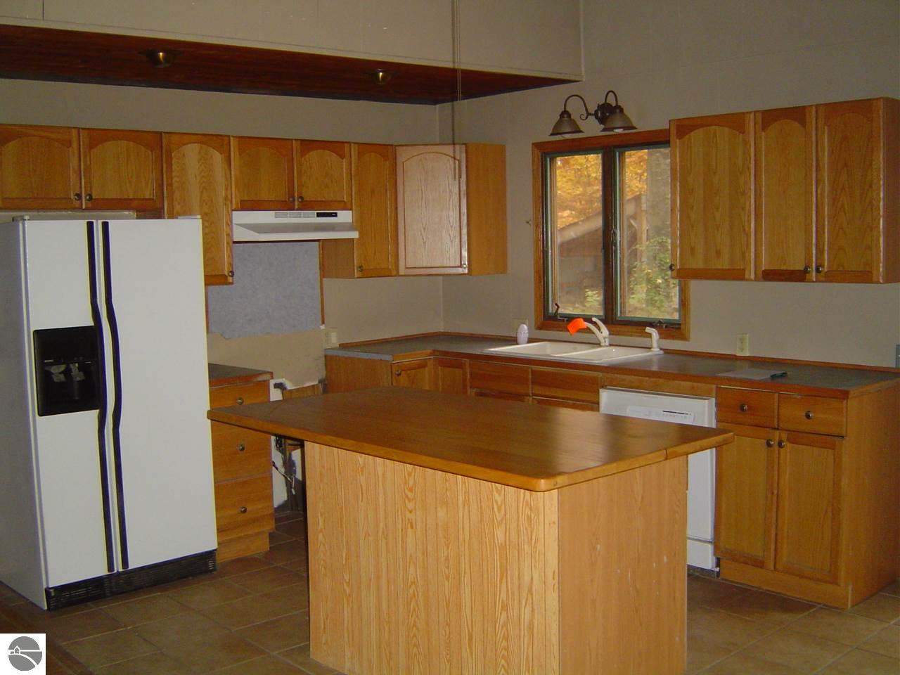 2724 E Horn Beam Ct, Cedar, MI 49621 photo 4