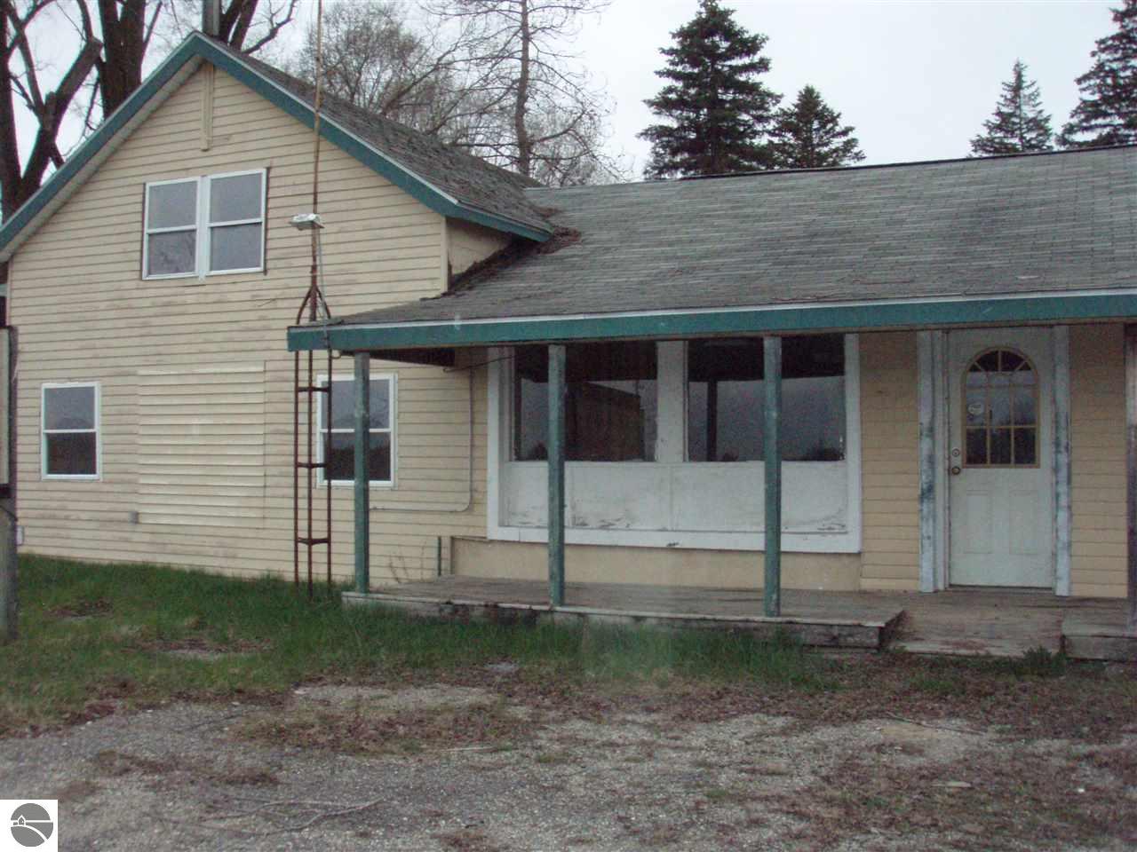 1996 S M-18, Gladwin, MI 48624 photo 1