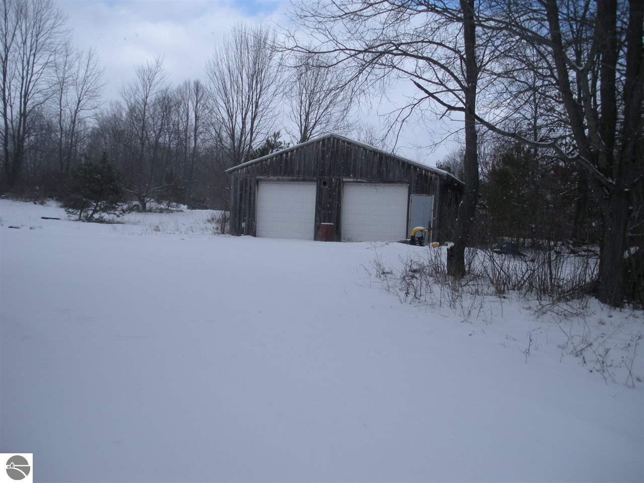 10480 Second St, Farwell, MI 48622 photo 8