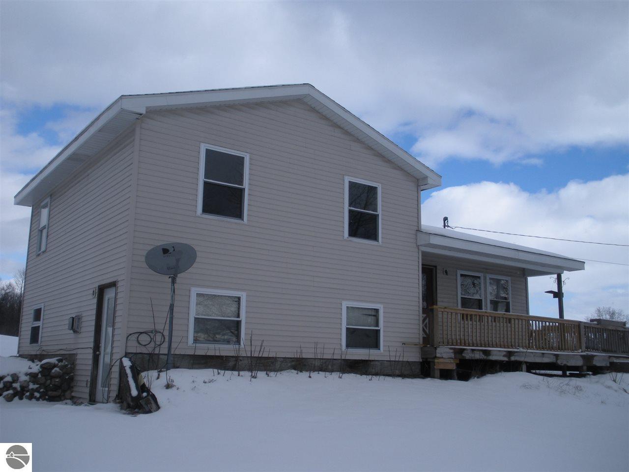 10480 Second St, Farwell, MI 48622 photo 2