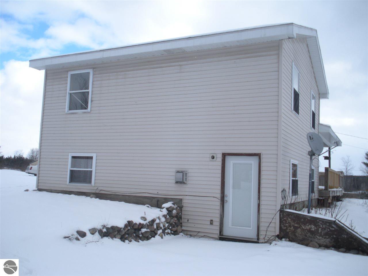 10480 Second St, Farwell, MI 48622 photo 3