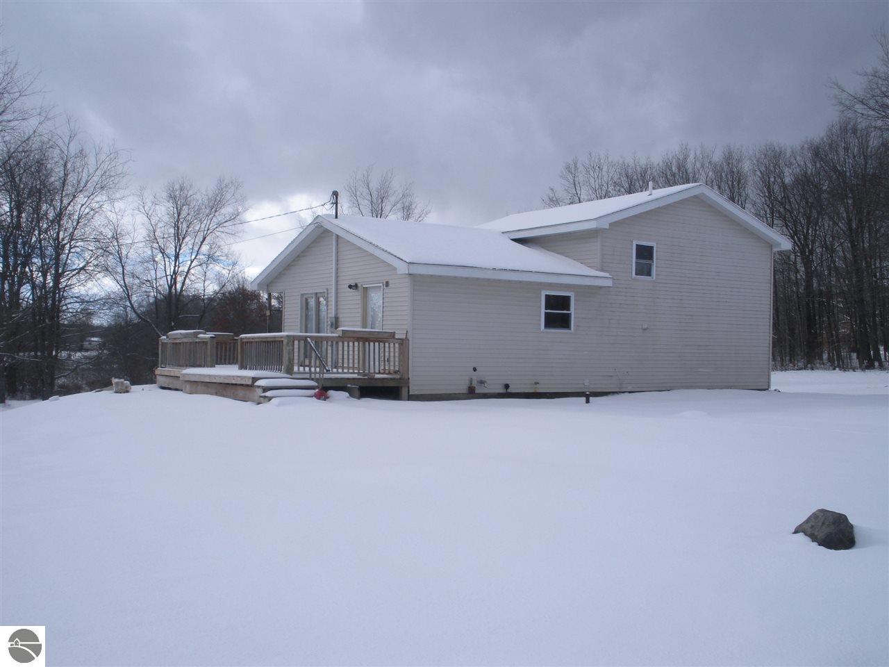 10480 Second St, Farwell, MI 48622 photo 4
