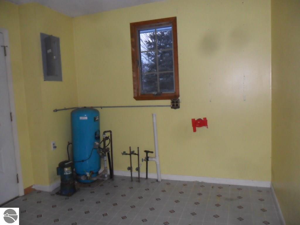 1360 Bear Ave, Harrison, MI 48625 photo 11