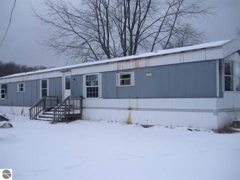 10490 Second St, Farwell, MI 48622 photo 7