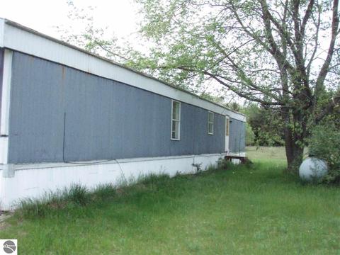 10490 Second St, Farwell, MI 48622 photo 3