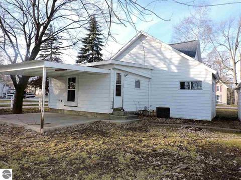 514 E Newark St, Ithaca, MI 48847 photo 4