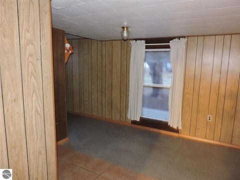 514 E Newark St, Ithaca, MI 48847 photo 24