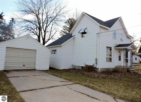 514 E Newark St, Ithaca, MI 48847 photo 2