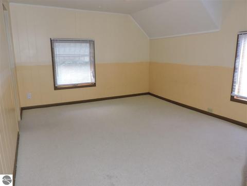 514 E Newark St, Ithaca, MI 48847 photo 16